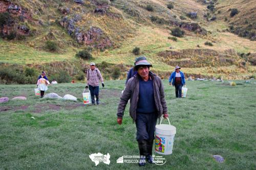 Siembra Alevinos por Día Mundial de la Acuicultura